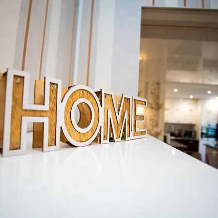 Apartment Ksiazecy Premium Klimatyzacja 3 Sypialnie 3 Bedrooms *